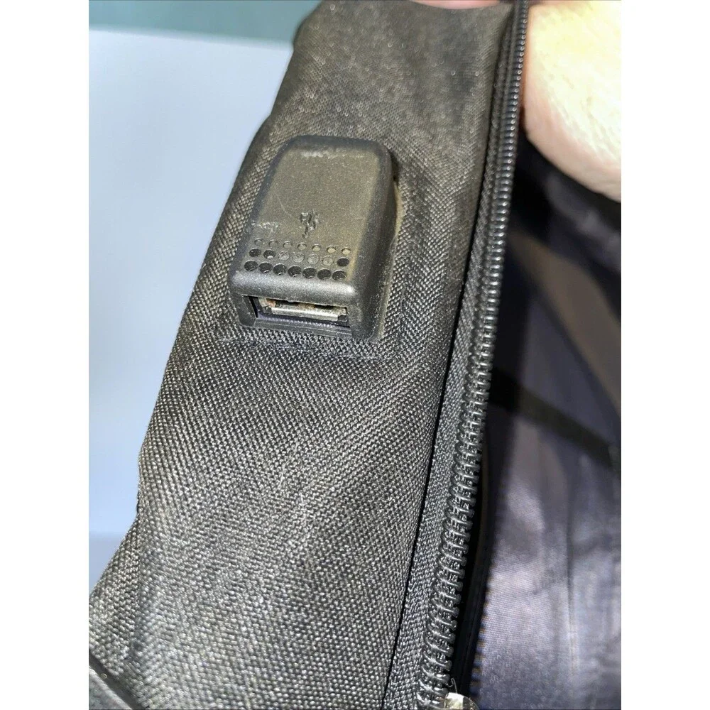 Victoria Tourist Anti-Theft Laptop Backpack - USB Port & Combination Lock EUC